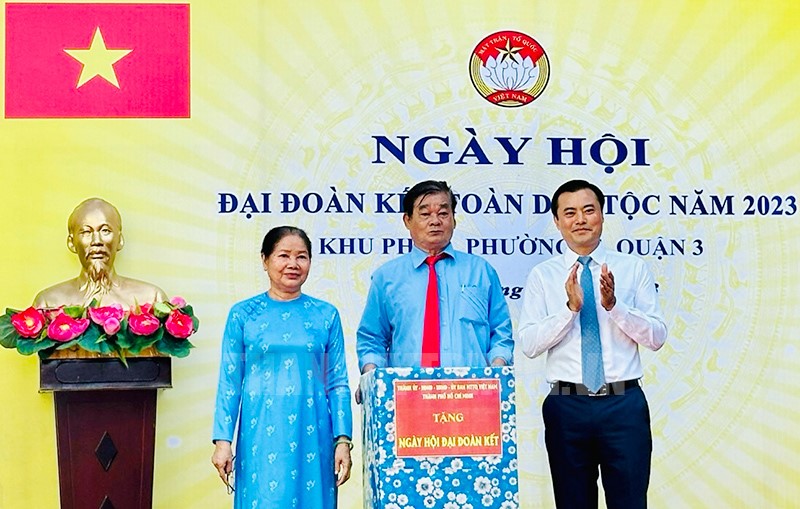 Nhân dân khu phố tích cực hưởng ứng, tham gia thực hiện
                        mô hình tổ liên gia an toàn phòng cháy, chữa cháy