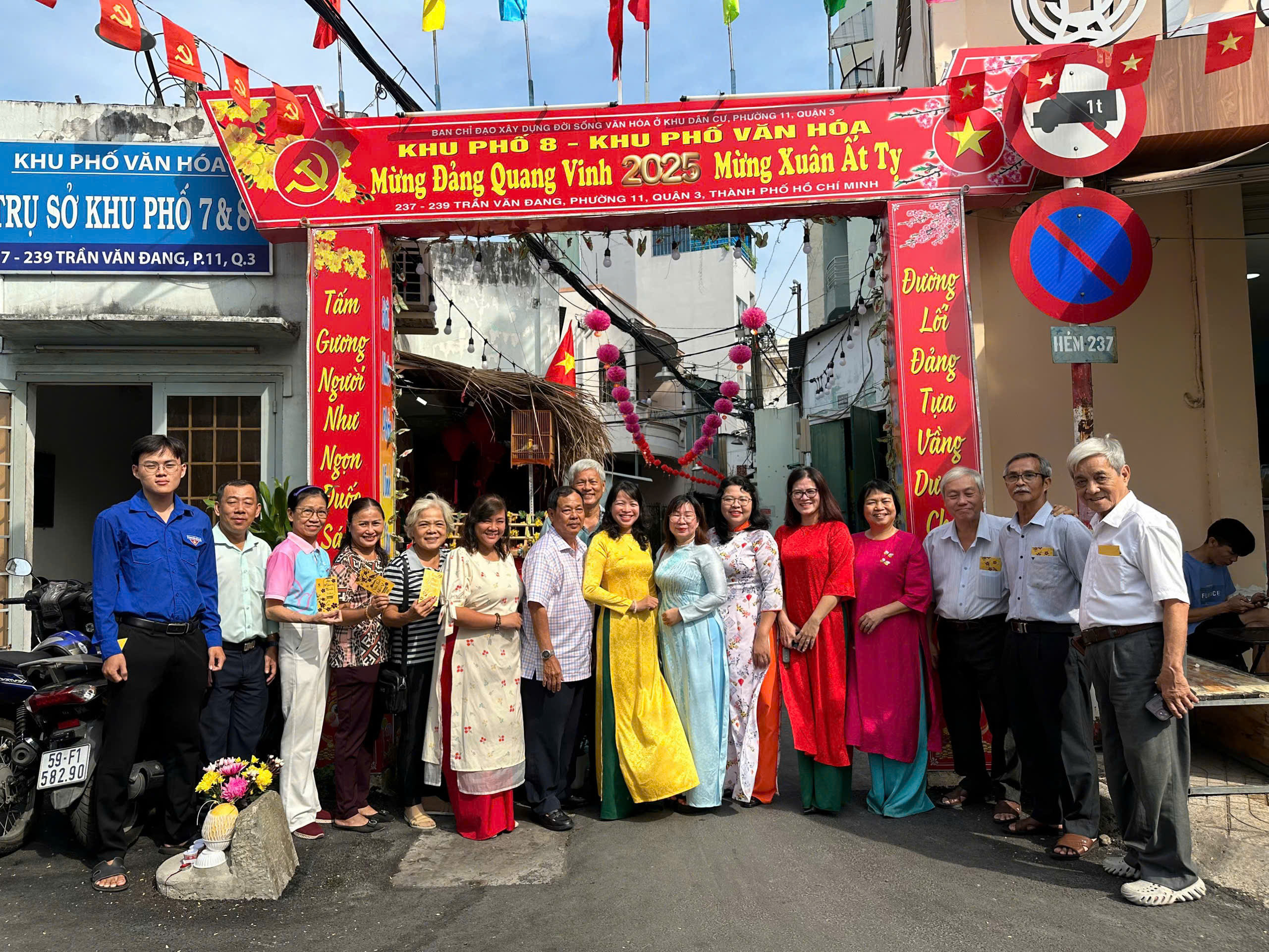 Lãnh đạo Đảng ủy-UBND-UBMTTQVN phường 11 thăm, chúc tết các khu phố trên địa bàn phường nhân dịp Xuân Ất Tỵ năm 2025
