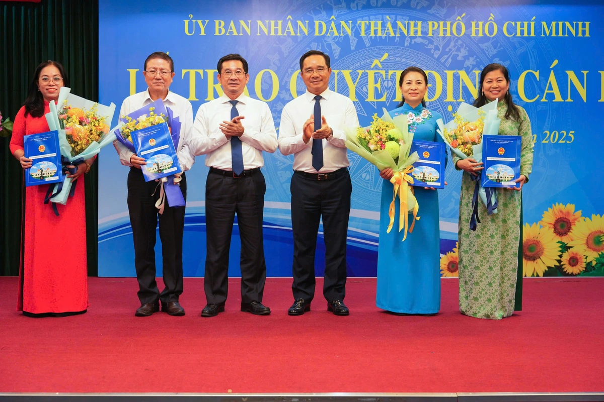 TP.HCM bổ nhiệm 35 phó giám đốc cho 7 sở thành lập sau tinh gọn